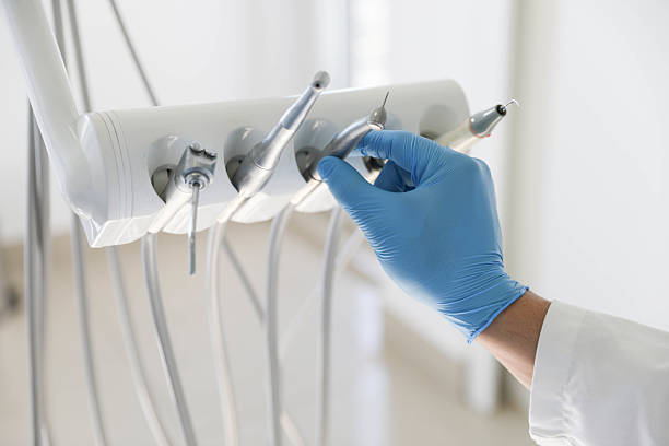 Professional Emergency Dentist technician working in Cecilia, LA